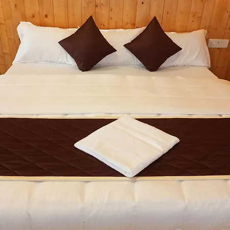 Loft Wood House Family Rooms Kodaikanal Room photo
