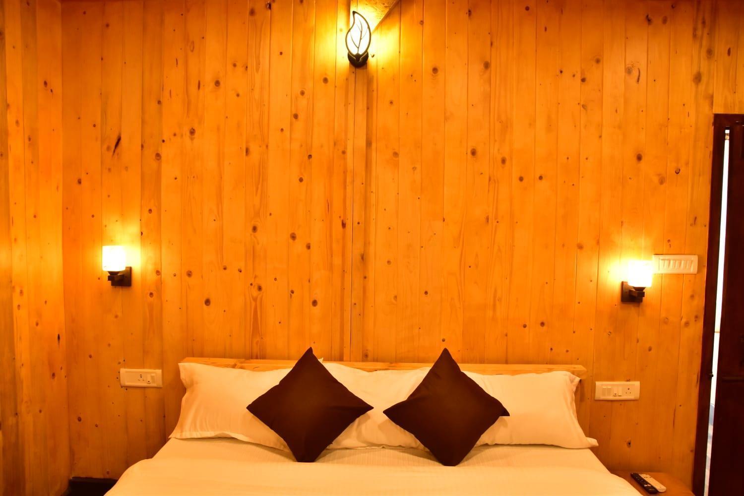 Loft Wood House Family Homestay *